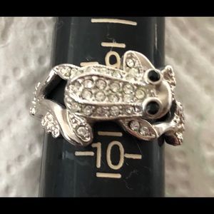 The most adorable crystal frog ever!!